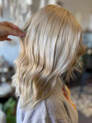 Hair Salon «The Urban Revival Boutique, Style Bar & Salon», reviews and photos, 2903 N Patterson St, Valdosta, GA 31602, USA