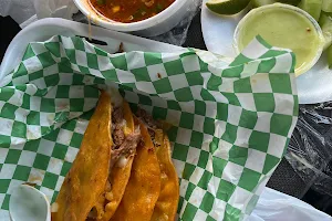 Alberto Mexican Food Truck image