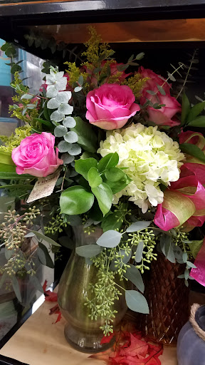 Grocery Store «Quality Food Center», reviews and photos, 1009 Monroe Ave, Enumclaw, WA 98022, USA