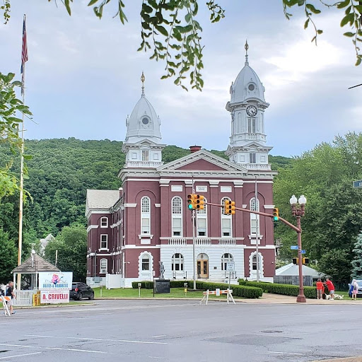 Chevrolet Dealer «A. Crivelli Chevrolet», reviews and photos, 768 Allegheny Blvd, Franklin, PA 16323, USA
