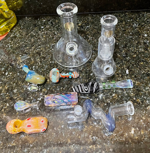 Tobacco Shop «Whole Leaf Tobacco», reviews and photos, 4945 N Milwaukee Ave, Chicago, IL 60630, USA