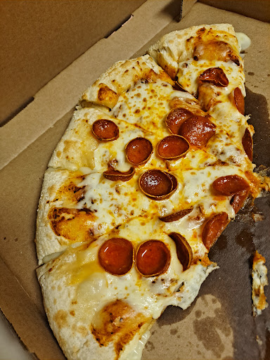 Pizza Restaurant «Round Table Pizza», reviews and photos, 550 Montecito Center, Santa Rosa, CA 95405, USA