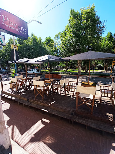 Heladería piacere - Ice cream shop en Esquina