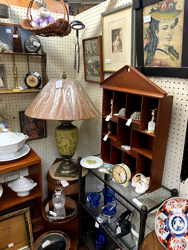 Home Goods Store «Olde Factory», reviews and photos, 139 S Hanover St, Hummelstown, PA 17036, USA