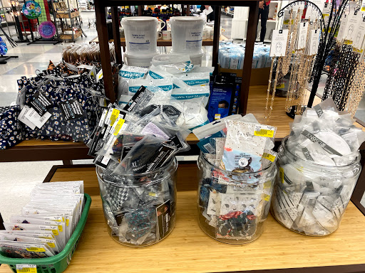 Hardware Store «Vero Beach Hardware», reviews and photos, 3555 9th St SW, Vero Beach, FL 32968, USA