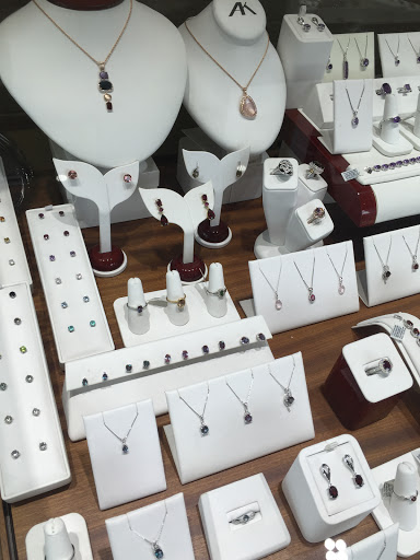 Jeweler «Ken and Daughter Jewelers», reviews and photos, 707 E 1st St, Newberg, OR 97132, USA