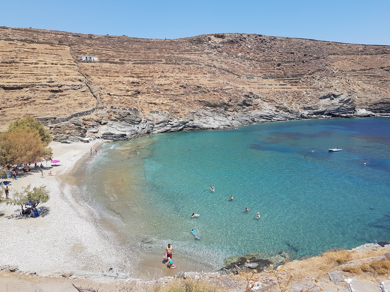 Foto von Antonides beach und die siedlung