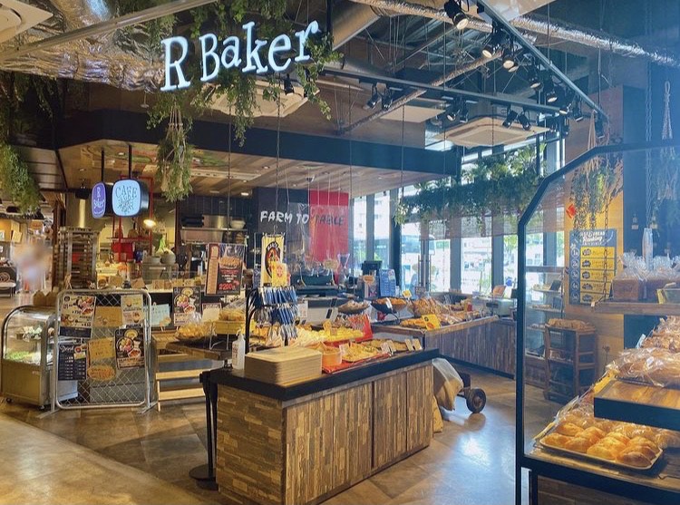 R Baker エビスタ西宮店