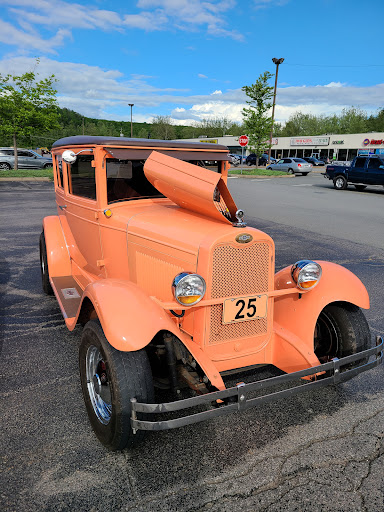 Shopping Mall «Route 6 Mall», reviews and photos, 650 Old Willow Ave, Honesdale, PA 18431, USA