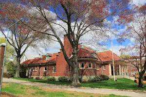 Richards Memorial Library image