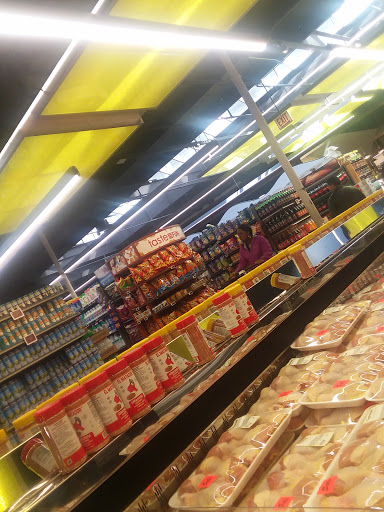 Supermarket «Cermak Fresh Produce», reviews and photos, 4000 W Diversey Ave, Chicago, IL 60639, USA