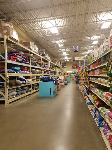 Pet Supply Store «PetSmart», reviews and photos, 20924 N Frederick Rd, Germantown, MD 20876, USA