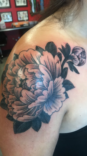 Tattoo Shop «Legend Tattoo», reviews and photos, 8303 Burnet Rd #2, Austin, TX 78757, USA