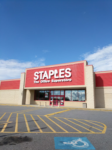 Office Supply Store «Staples», reviews and photos, 129 Plaza Dr, Forest City, NC 28043, USA