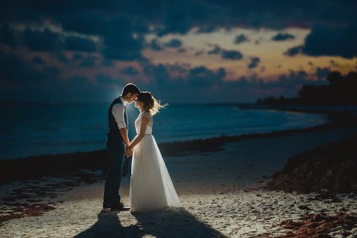 Dan Cordero Cancun Wedding Photographer