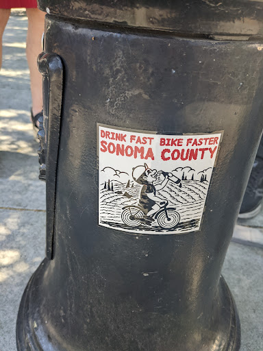 Running Store «Healdsburg Running Company», reviews and photos, 333 Center St, Healdsburg, CA 95448, USA