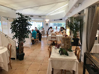 Atmosphère du Restaurant Le Saint Pierre à Six-Fours-les-Plages - n°11