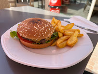 Hamburger du Restaurant Le Tivoli à Cricqueville-en-Bessin - n°5