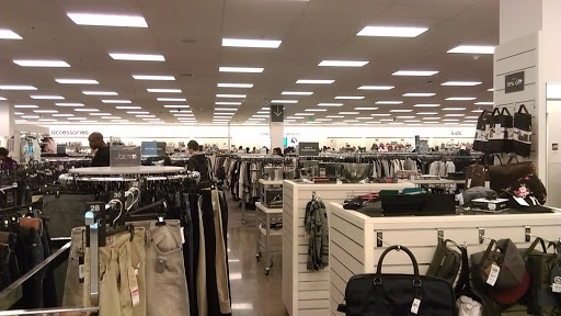 Department Store «Nordstrom Rack East Bay Bridge Shopping Center», reviews and photos, 3839 Emery St, Emeryville, CA 94608, USA