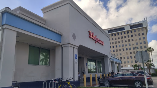 Drug Store «Walgreens», reviews and photos, 1300 E Hallandale Beach Blvd, Hallandale Beach, FL 33009, USA