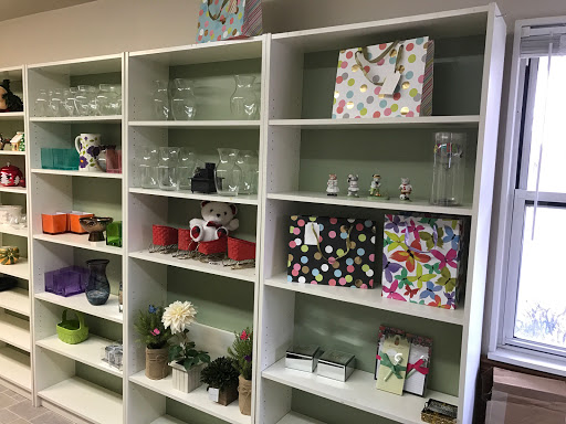 Florist «Amber Flower & Gift Shop», reviews and photos, 117 E Park Ave, Libertyville, IL 60048, USA