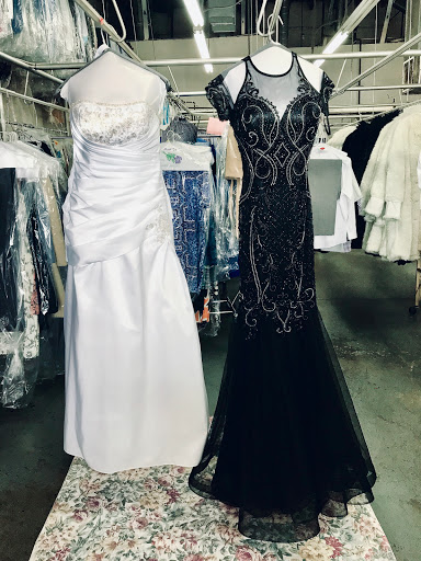 Dry Cleaner «Luigi Village Cleaners», reviews and photos, 4011 S Buffalo Dr # 108, Las Vegas, NV 89147, USA