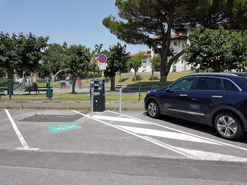 Borne de recharge de véhicules électriques MObiVE Charging Station Biarritz