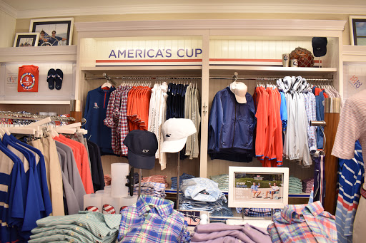 Clothing Store «Vineyard Vines», reviews and photos, 4700 Broadway St, Kansas City, MO 64112, USA