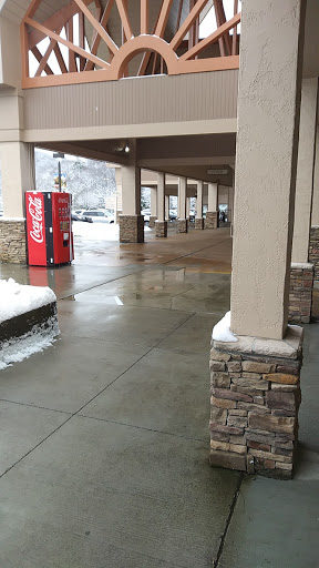 Outlet Store «Tanger Outlet Blowing Rock», reviews and photos, 278 Shoppes on the Parkway Rd, Blowing Rock, NC 28605, USA