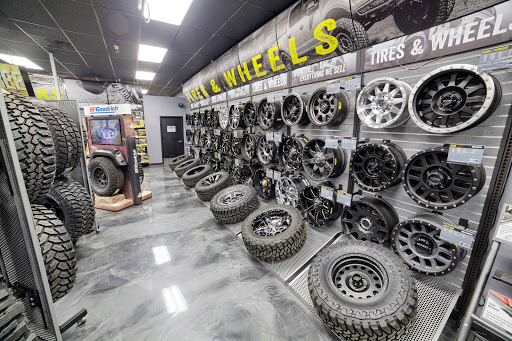Truck Accessories Store «4 Wheel Parts - Fresno», reviews and photos, 4326 N Blackstone Ave, Fresno, CA 93726, USA