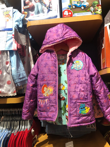 Toy Store «Disney Store», reviews and photos, 12401 Wayzata Blvd, Minnetonka, MN 55305, USA