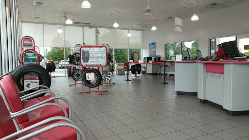 Tire Shop «Discount Tire Store - Greenville, SC», reviews and photos, 1408 Woodruff Rd, Greenville, SC 29607, USA