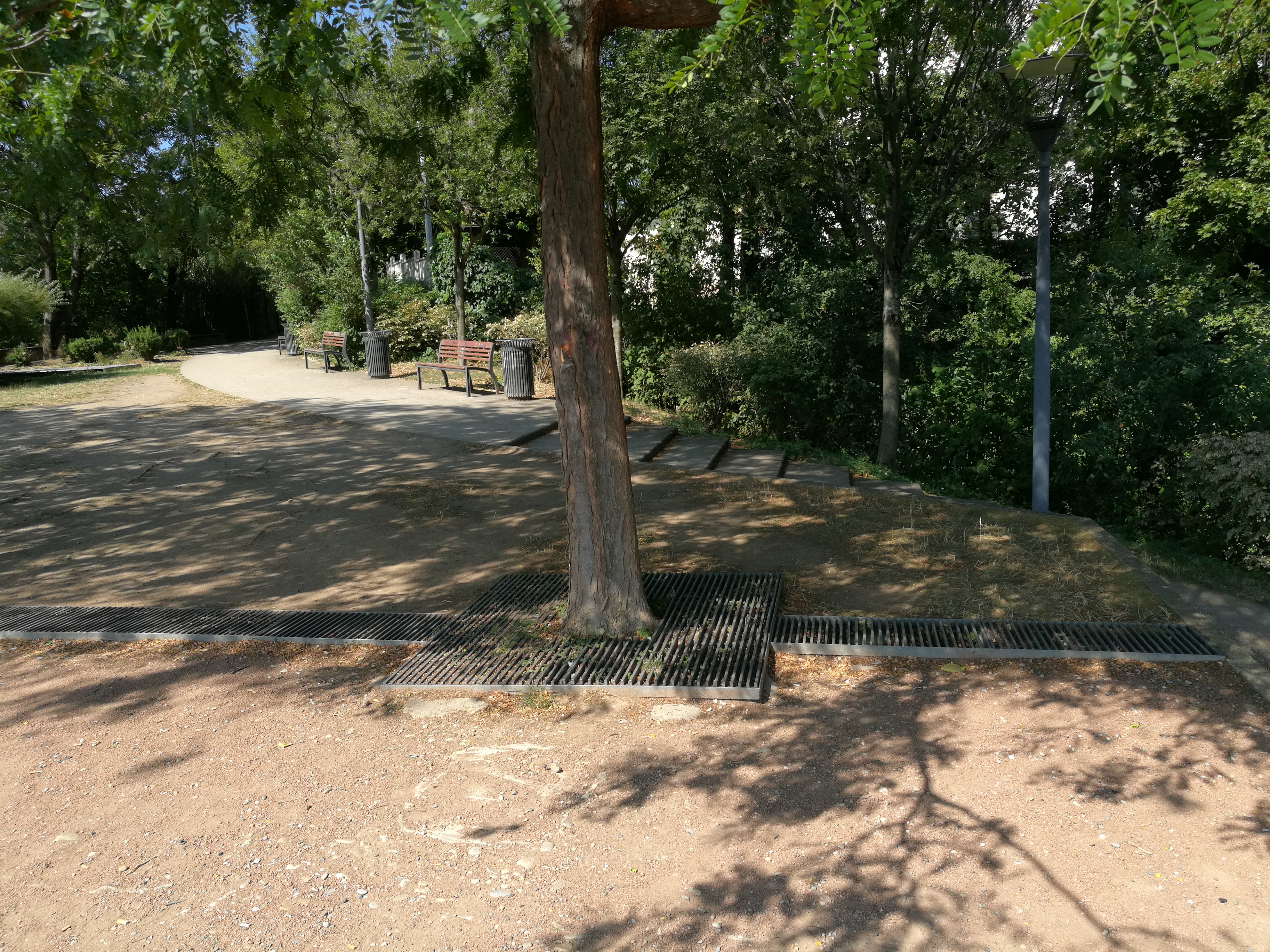 Photo n° 16 de l'avis de Frenchnraughmoobthoj.h fait le 04/08/2019 à 04:47