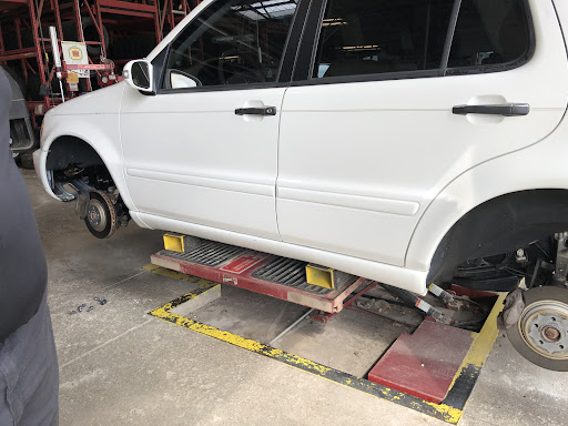 Tire Shop «Discount Tire Store - Ann Arbor, MI», reviews and photos, 5240 Jackson Rd, Ann Arbor, MI 48103, USA