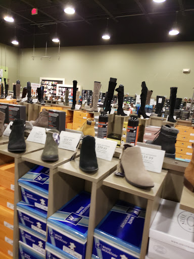 Shoe Store «DSW Designer Shoe Warehouse», reviews and photos, 2701 N Mall Dr, Virginia Beach, VA 23452, USA