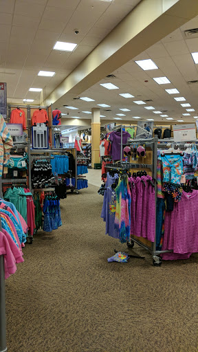 Sporting Goods Store «SCHEELS», reviews and photos, 2800 S Columbia Rd, Grand Forks, ND 58201, USA