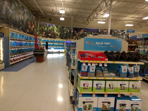 Pet Supply Store «PetSmart», reviews and photos, 5650 Mercury Dr, Dearborn, MI 48126, USA