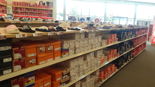 Shoe Store «Famous Footwear», reviews and photos, 2800 Campus Pkwy, Riverside, CA 92507, USA