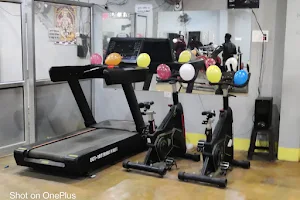 The workout zone unisex gym image