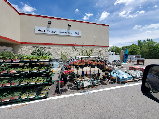 Home Improvement Store «Tractor Supply Co.», reviews and photos, 6818 S Scatterfield Rd, Anderson, IN 46013, USA