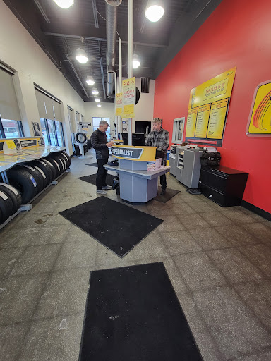 Tire Shop «Tires Plus», reviews and photos, 2730 Lincoln Dr, Roseville, MN 55113, USA