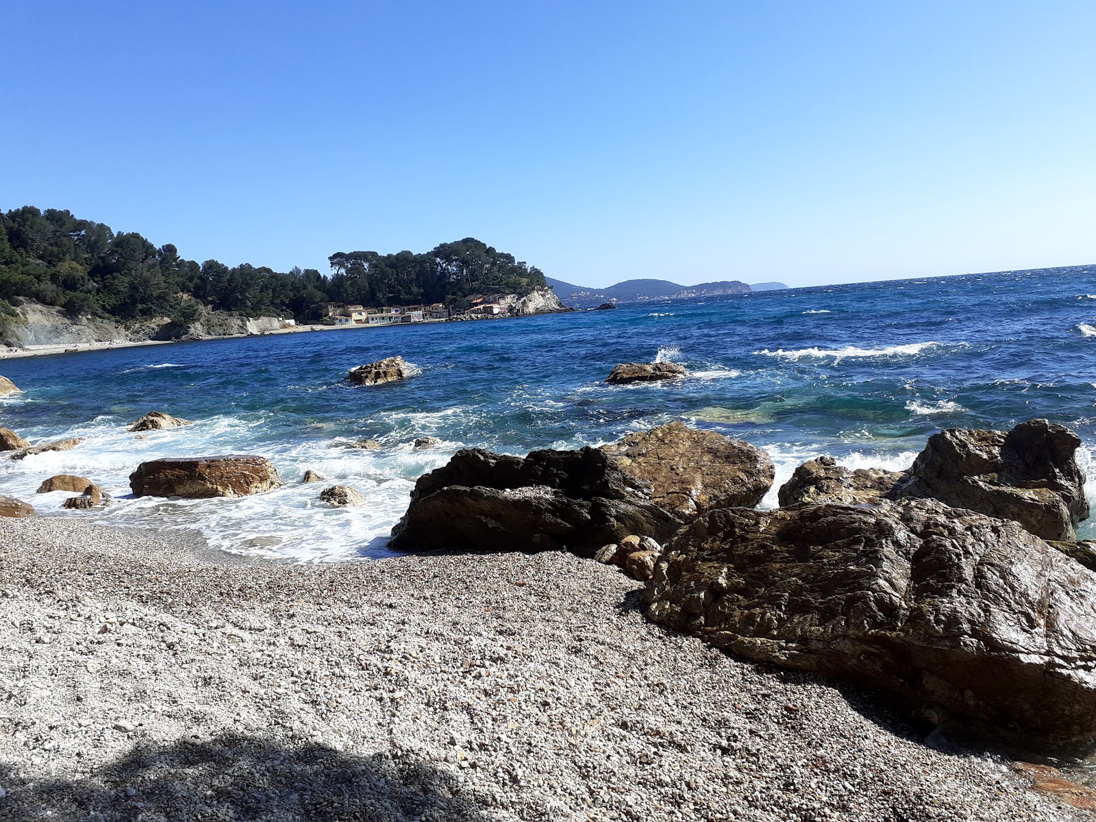 Foto von Plage de Mejean und die siedlung