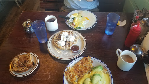 Shopping Mall «Pelton Shopping Center», reviews and photos, 110 Pelton Center Way, San Leandro, CA 94577, USA