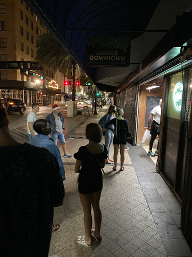 Liquor Store «Liquor Downtown», reviews and photos, 207 E Flagler St, Miami, FL 33131, USA