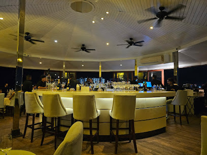 36 RESTAURANTE-LOUNGE