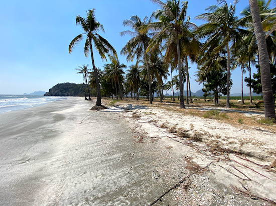 Sam Phraya Beach