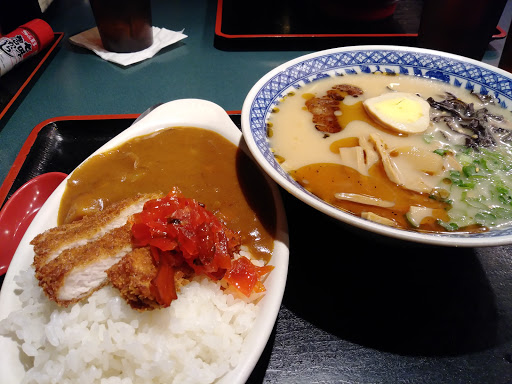 Shopping Mall «Oaktree Mall Shopping Center», reviews and photos, 2024 Center Ave n, Fort Lee, NJ 07024, USA