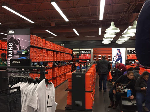 Clothing Store «Nike Factory Store», reviews and photos, 2950 I-20 Frontage Rd #755, Grand Prairie, TX 75052, USA