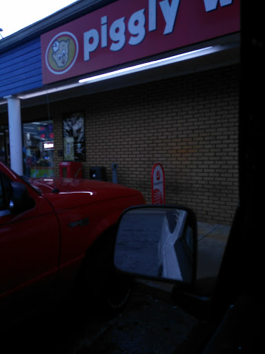 Grocery Store «Piggly Wiggly», reviews and photos, 2988 Gillsville Hwy, Gainesville, GA 30507, USA