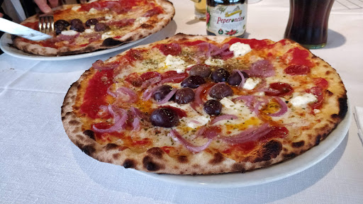 OPERA Ristorante & Pizzeria in San Giovanni Lupatoto, Provincia di Verona
